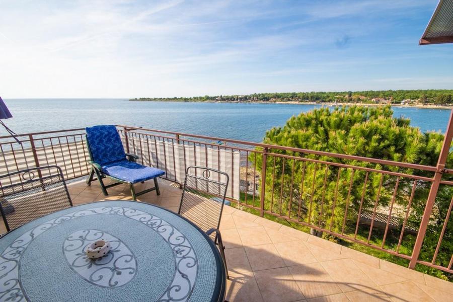 Apartment Bencic Karigador Bagian luar foto