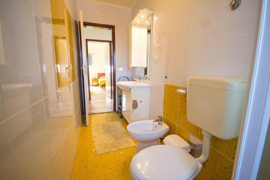 Apartment Bencic Karigador Bagian luar foto
